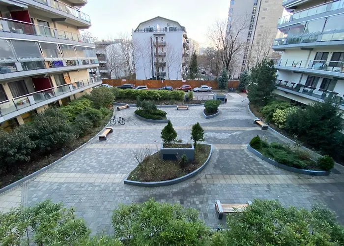 Green Apartment 214 With Private Parking
