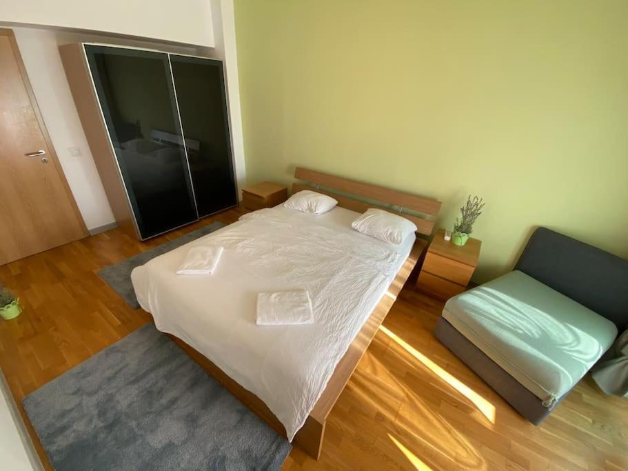 214 With Private Parking * Bucarest